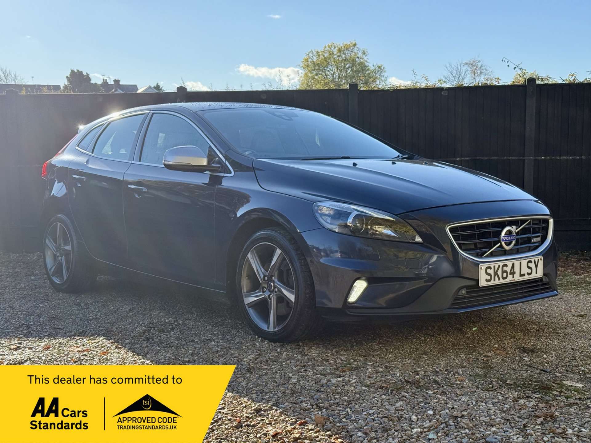 VOLVO V40 2.0 V40 R-Design Luxury Nav D4 5dr