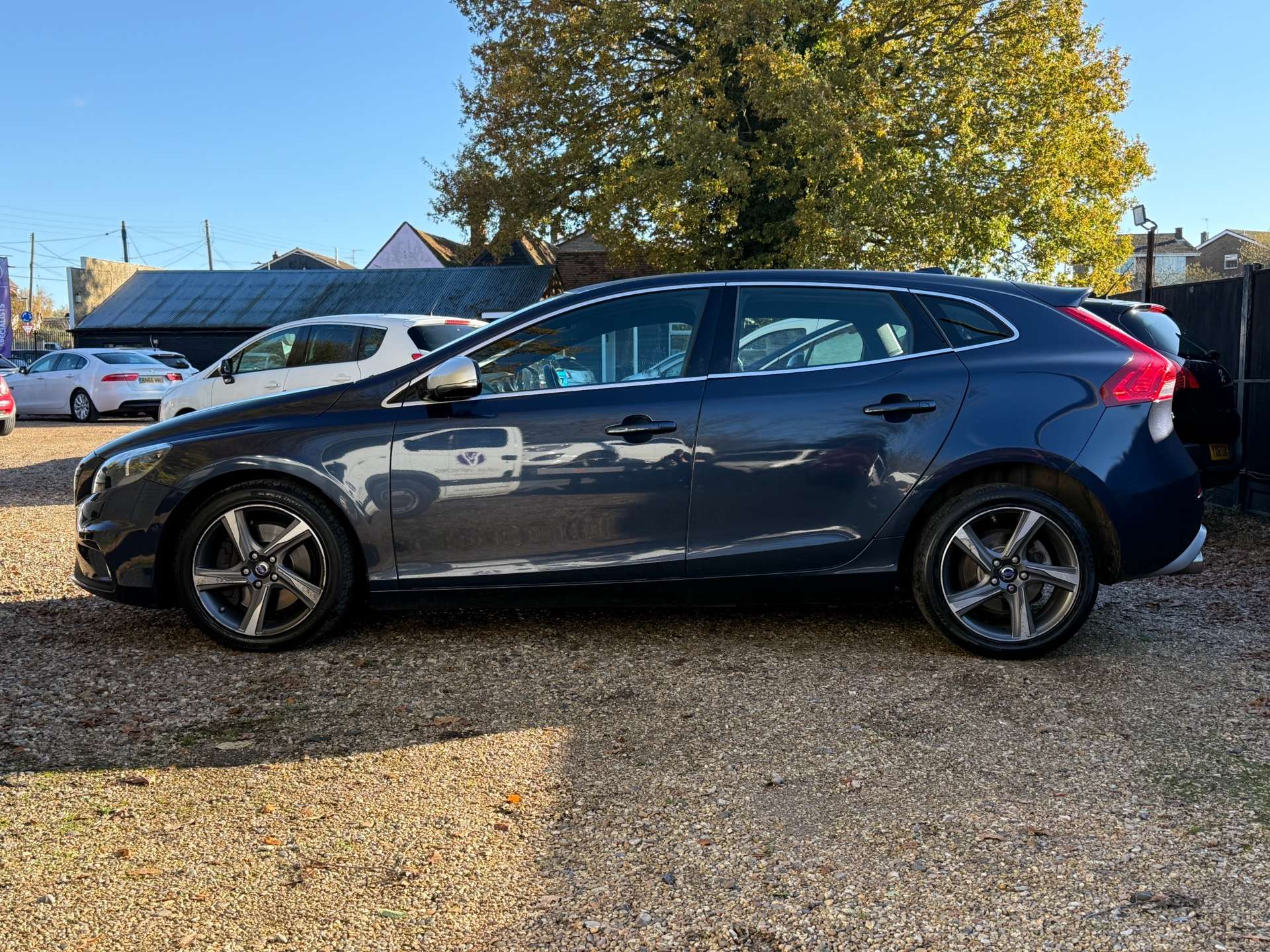 VOLVO V40 2.0 V40 R-Design Luxury Nav D4 5dr #3