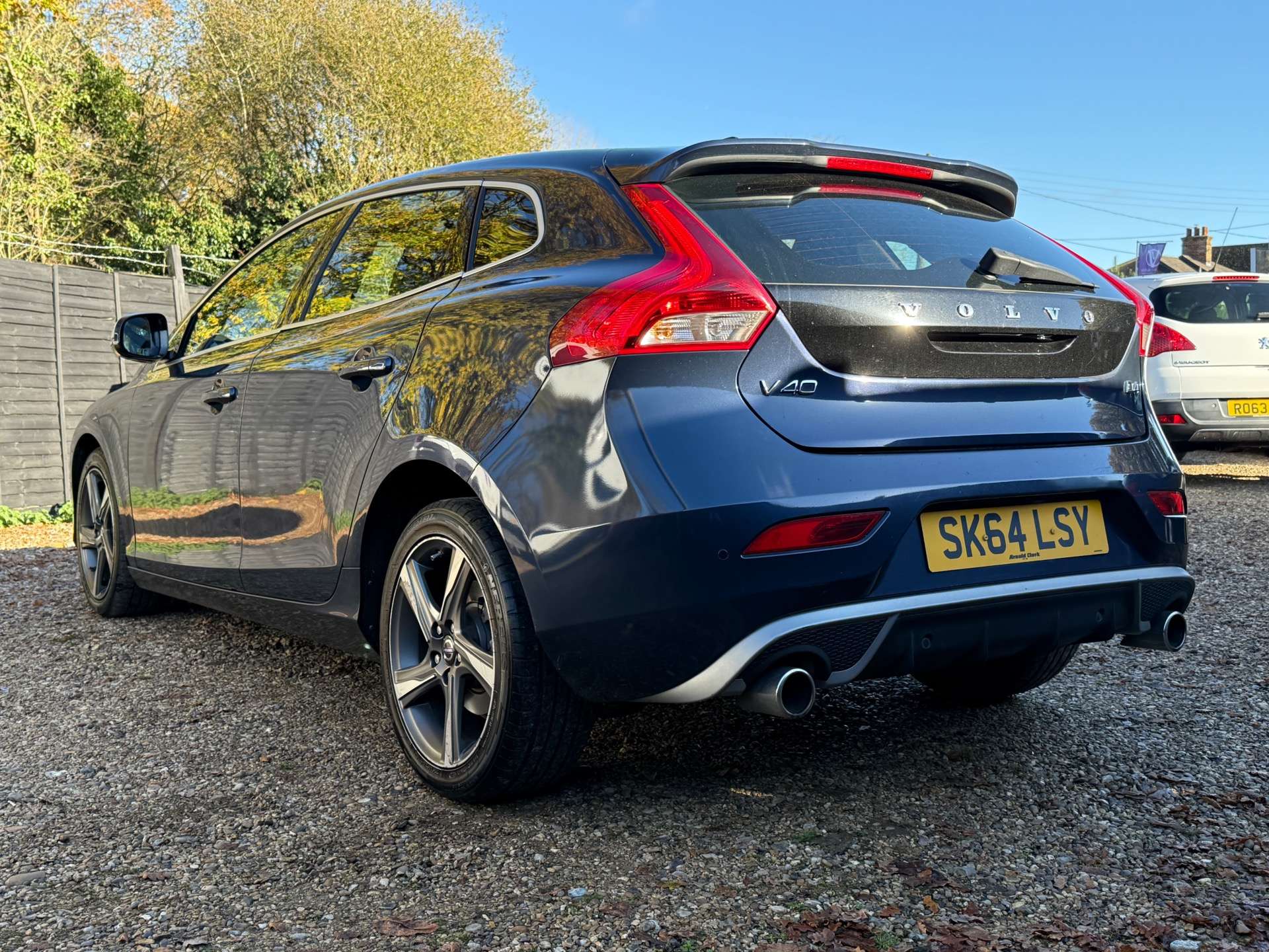 VOLVO V40 2.0 V40 R-Design Luxury Nav D4 5dr #4