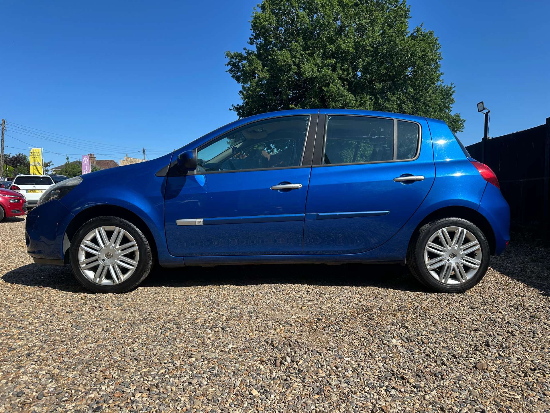 RENAULT CLIO 1.6 Clio Initiale TomTom VVT Auto 5dr #3