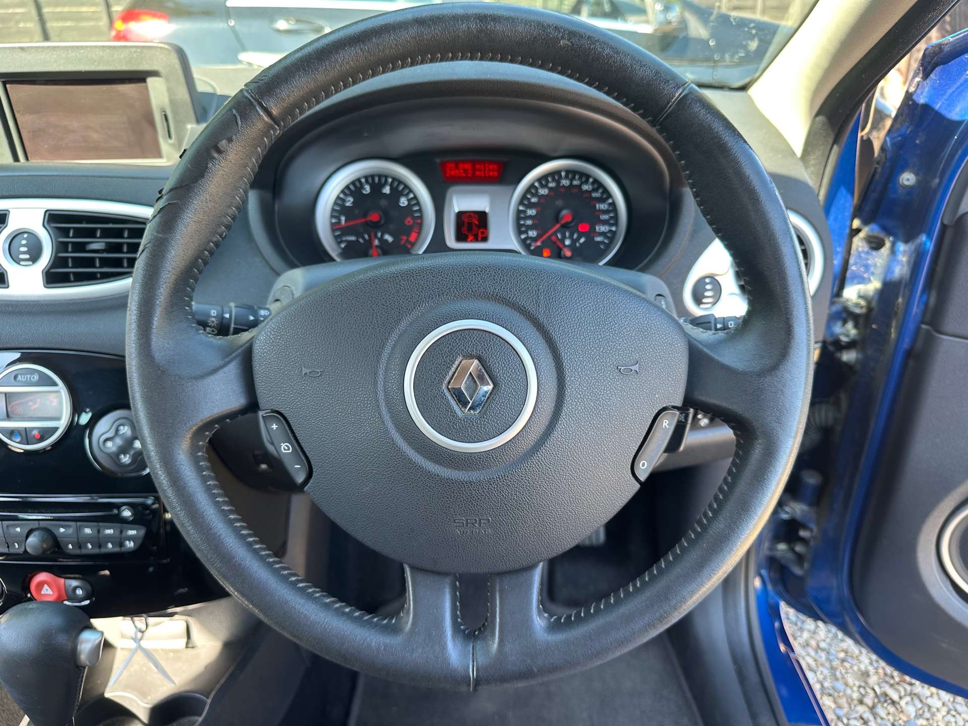 RENAULT CLIO 1.6 Clio Initiale TomTom VVT Auto 5dr #16