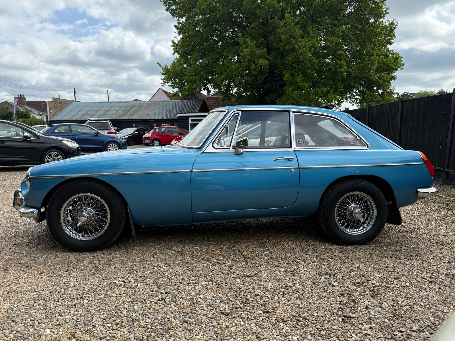 MG B GT #4