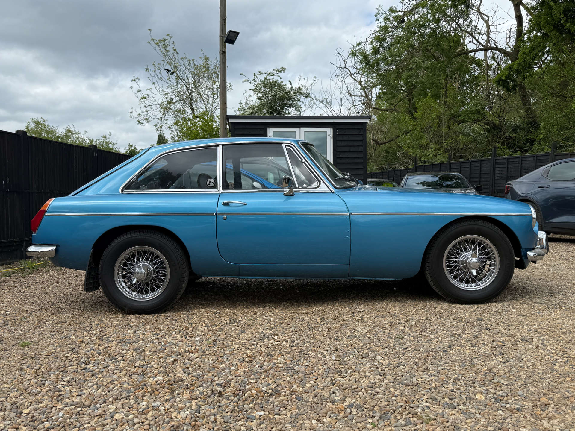 MG B GT #8