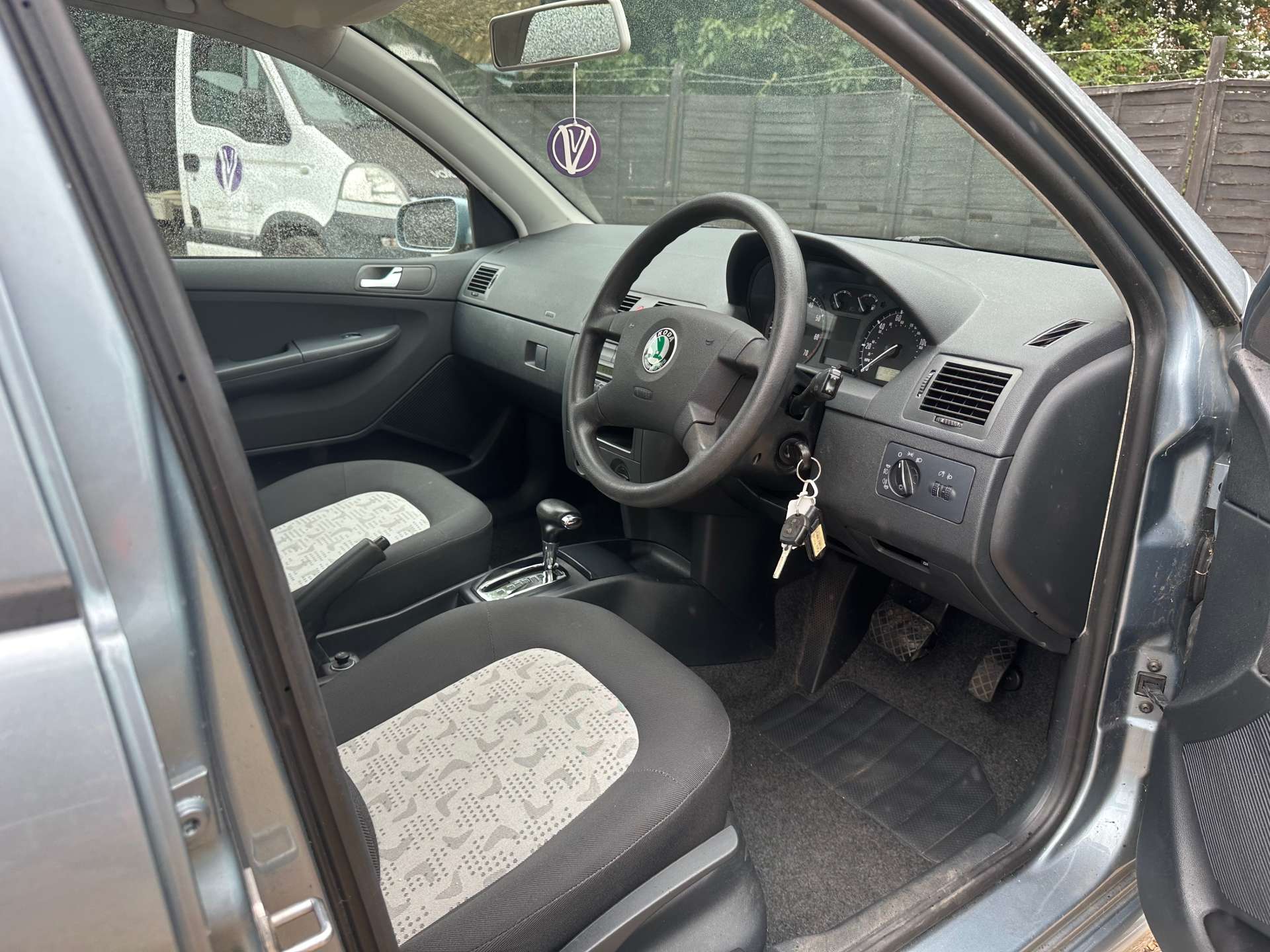 SKODA FABIA 1.4 Fabia Comfort 16v 5dr #8