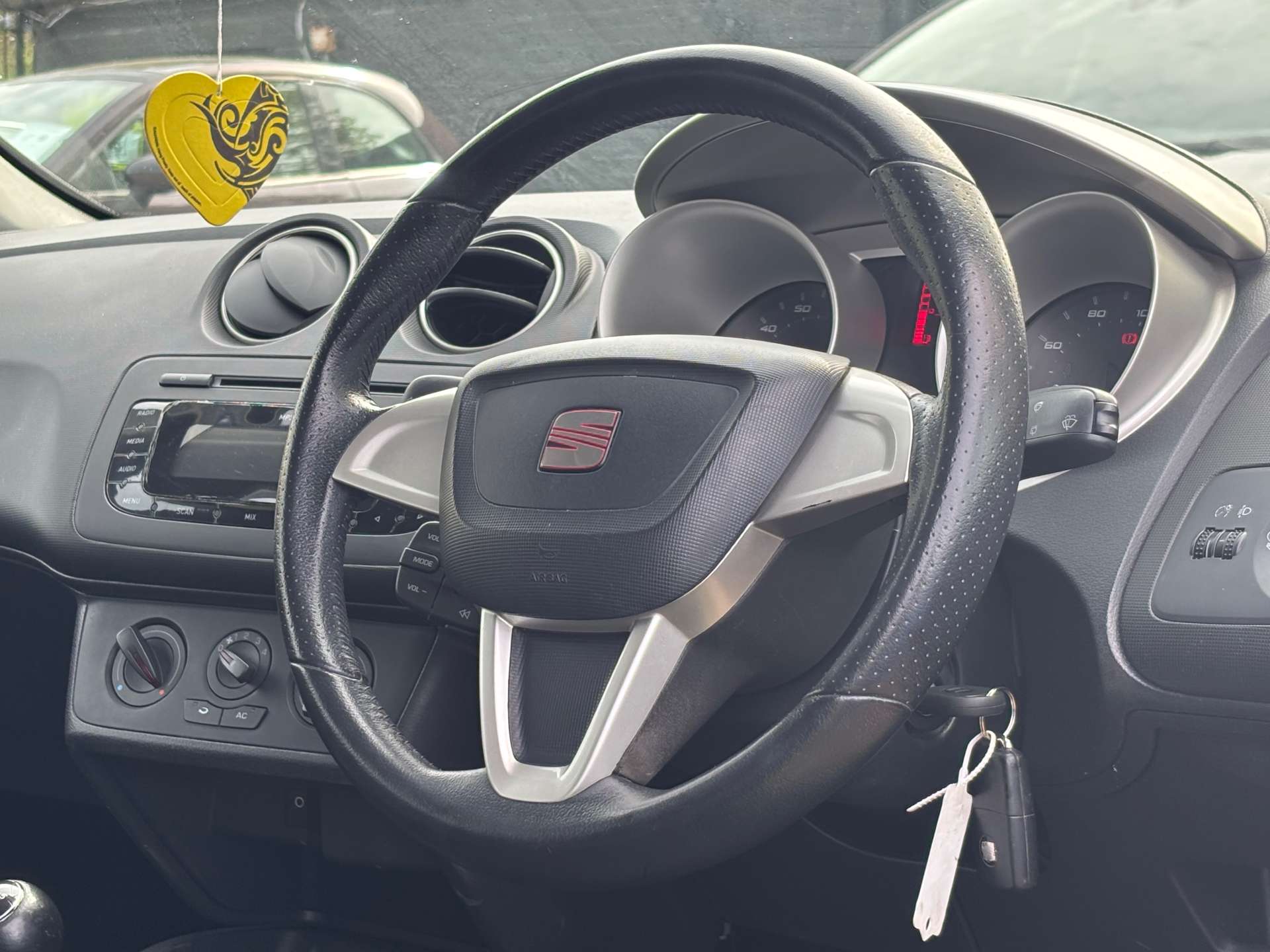 SEAT IBIZA 1.4 Ibiza Sport 84 3dr #9