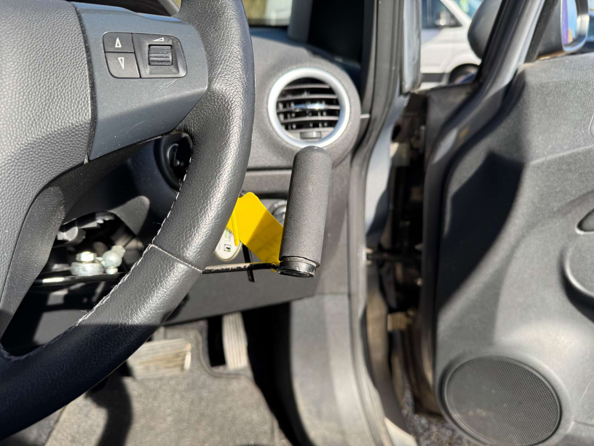 VAUXHALL CORSA 1.4 Corsa SE Auto 3dr #16