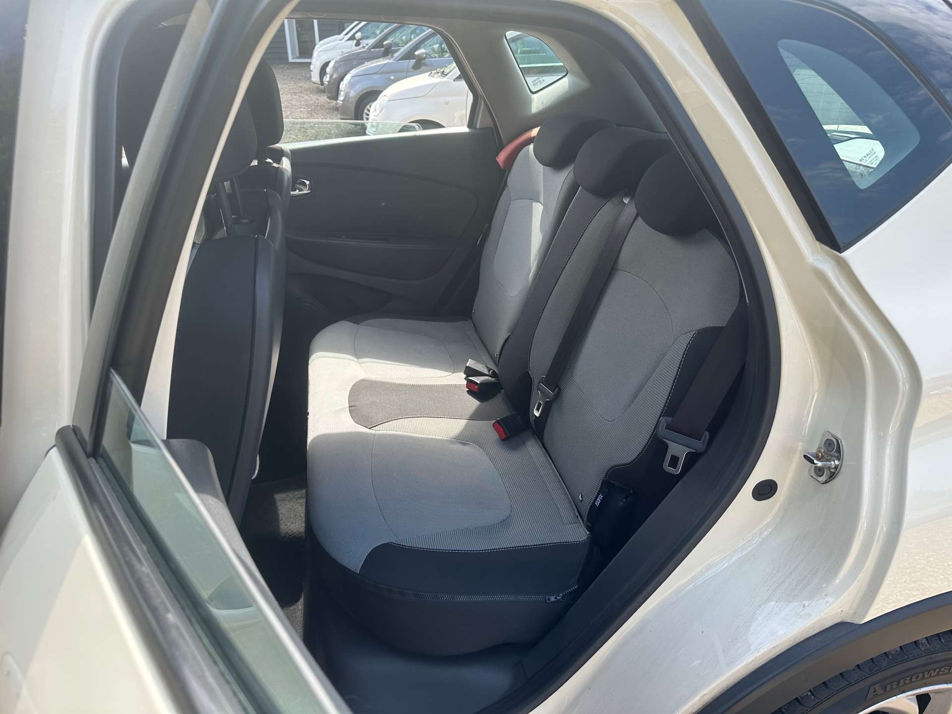 RENAULT CAPTUR 1.5 Captur Dynamique MediaNav dCi Auto 5dr #13