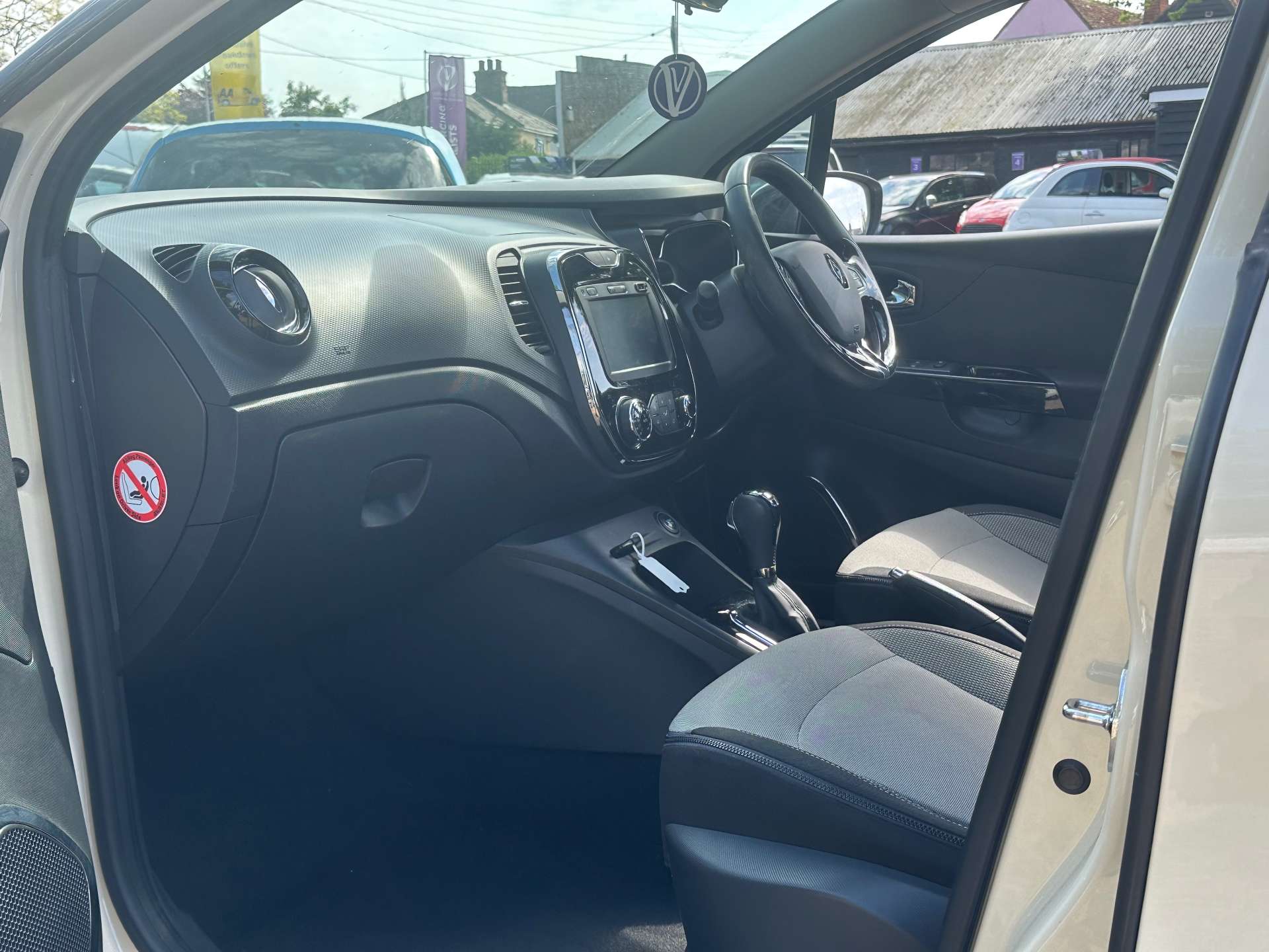 RENAULT CAPTUR 1.5 Captur Dynamique MediaNav dCi Auto 5dr #14