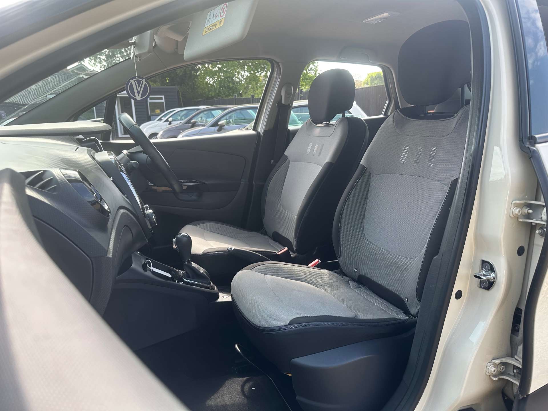 RENAULT CAPTUR 1.5 Captur Dynamique MediaNav dCi Auto 5dr #15