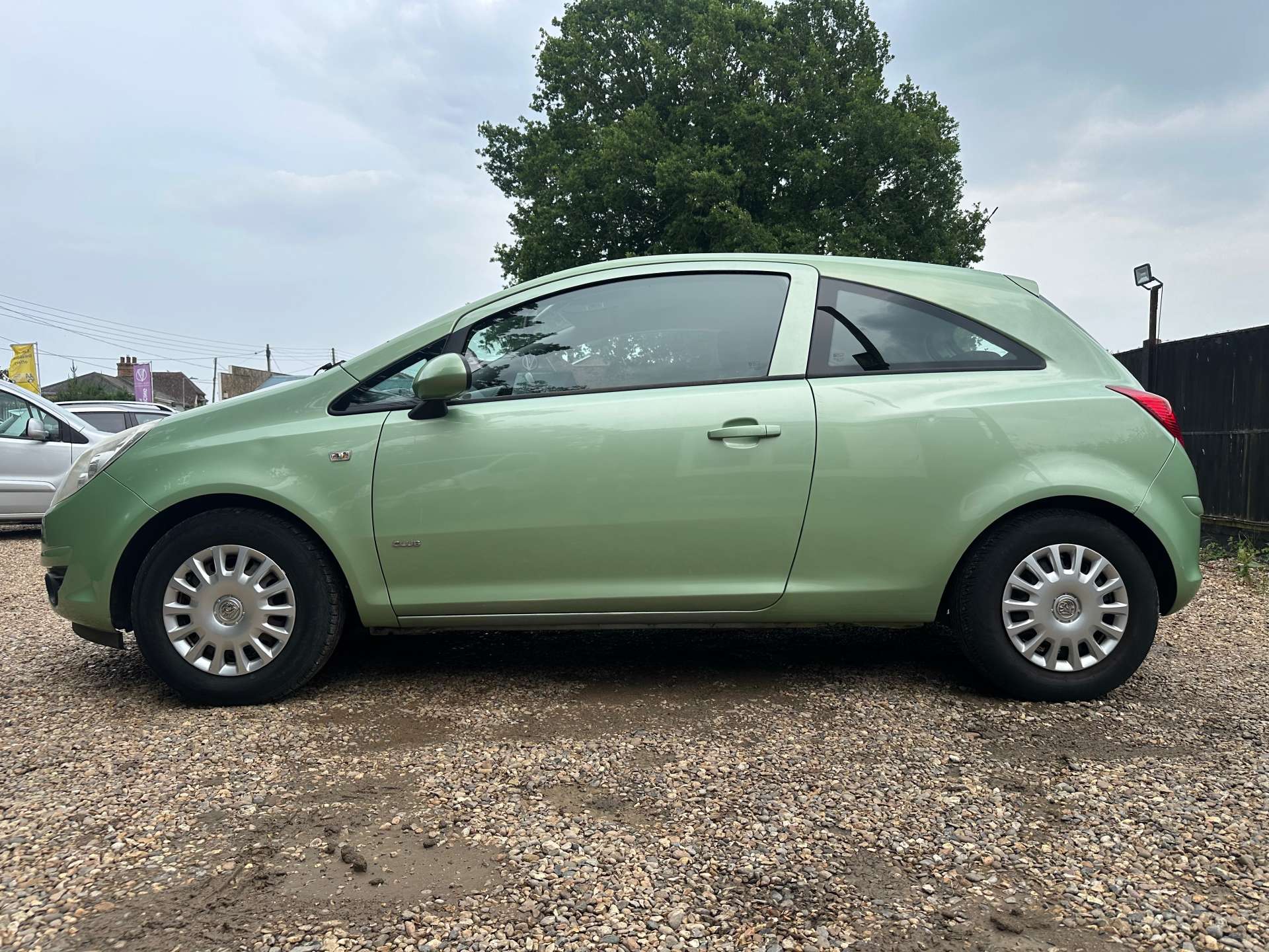 VAUXHALL CORSA 1.4 Corsa Club A/C Auto 3dr #3