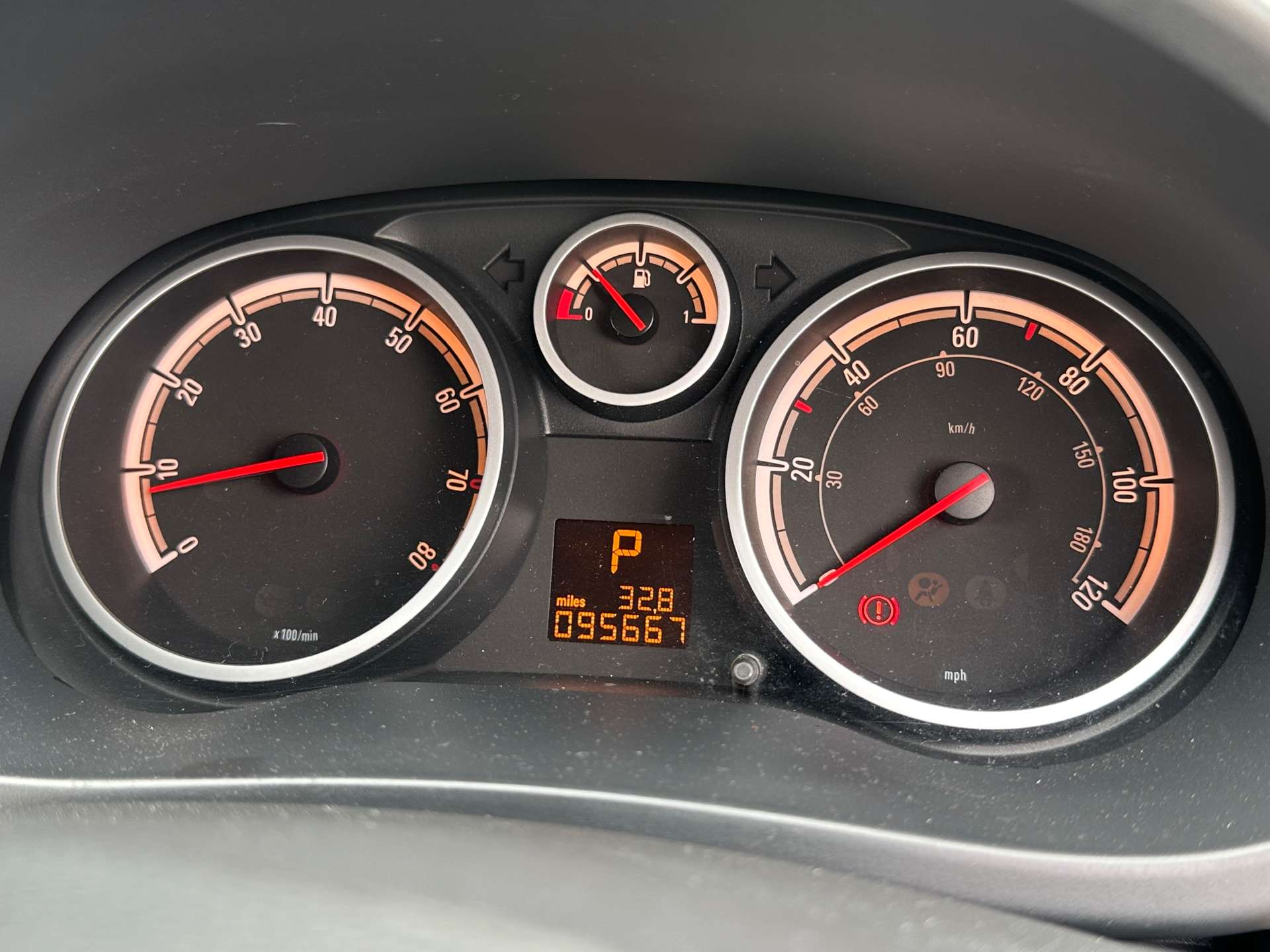 VAUXHALL CORSA 1.4 Corsa Club A/C Auto 3dr #17
