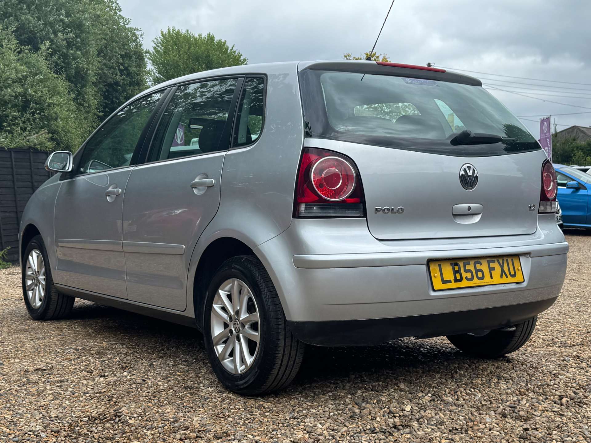 VOLKSWAGEN POLO 1.2 Polo S 64 5dr #3