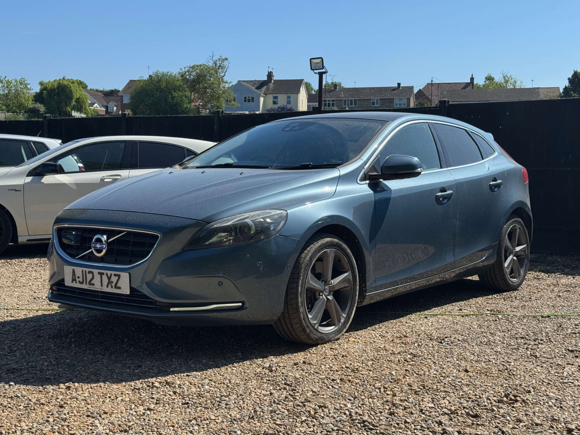 VOLVO V40 2.0 V40 SE Luxury Nav D4 Auto 5dr #2