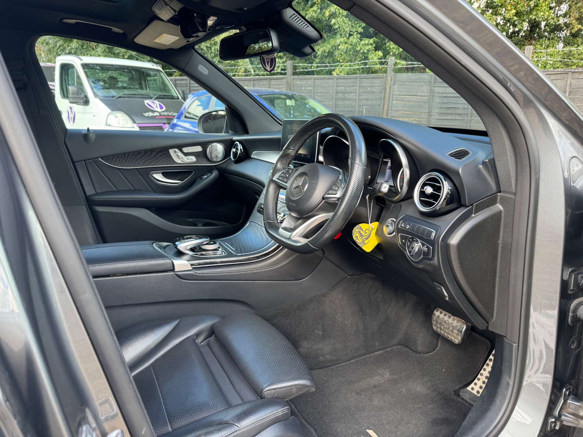 MERCEDES-BENZ GLC 2.1 GLC 250 D 4Matic AMG Line Premium+ Auto 4WD 5dr #8