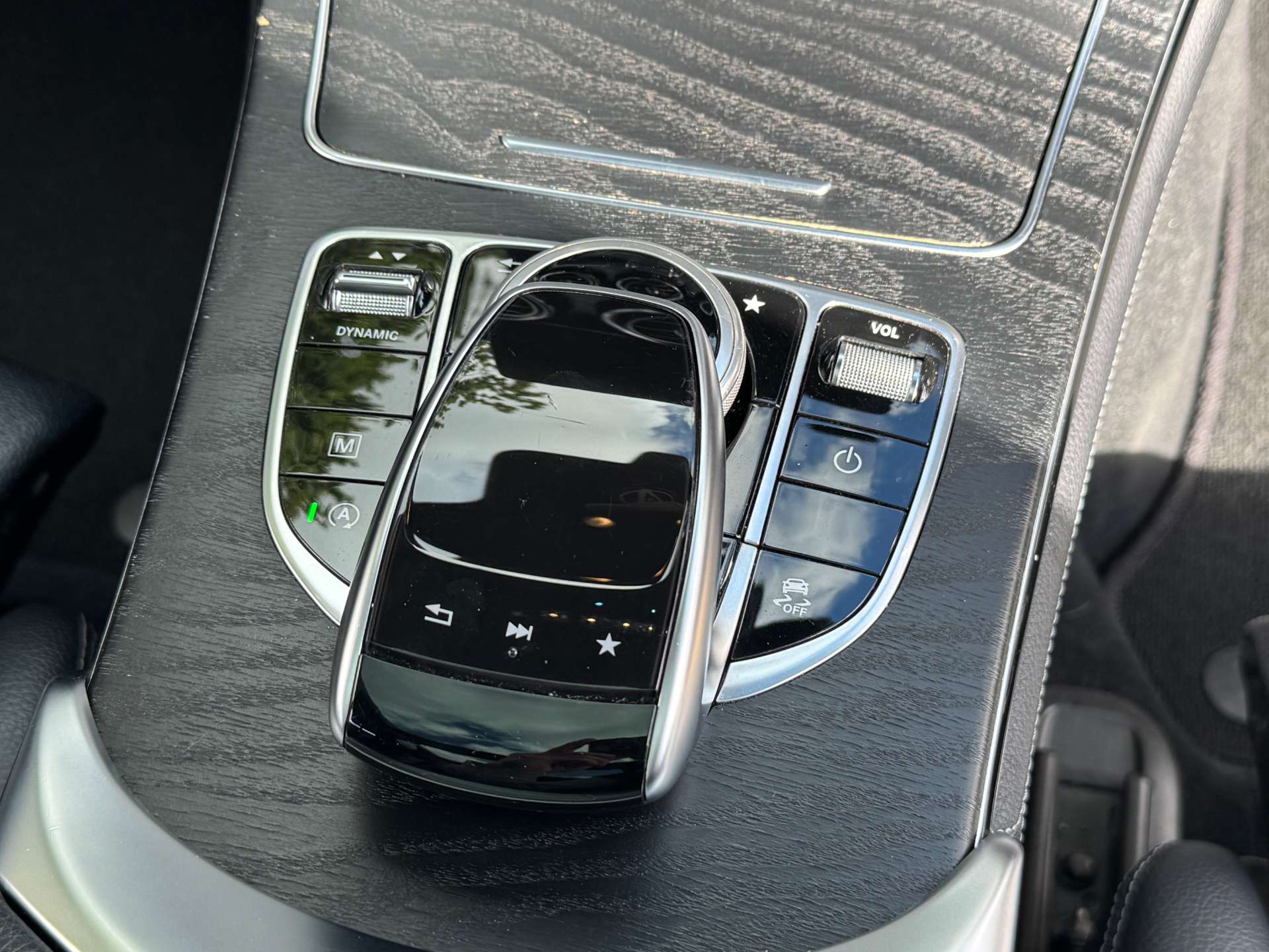 MERCEDES-BENZ GLC 2.1 GLC 250 D 4Matic AMG Line Premium+ Auto 4WD 5dr #30