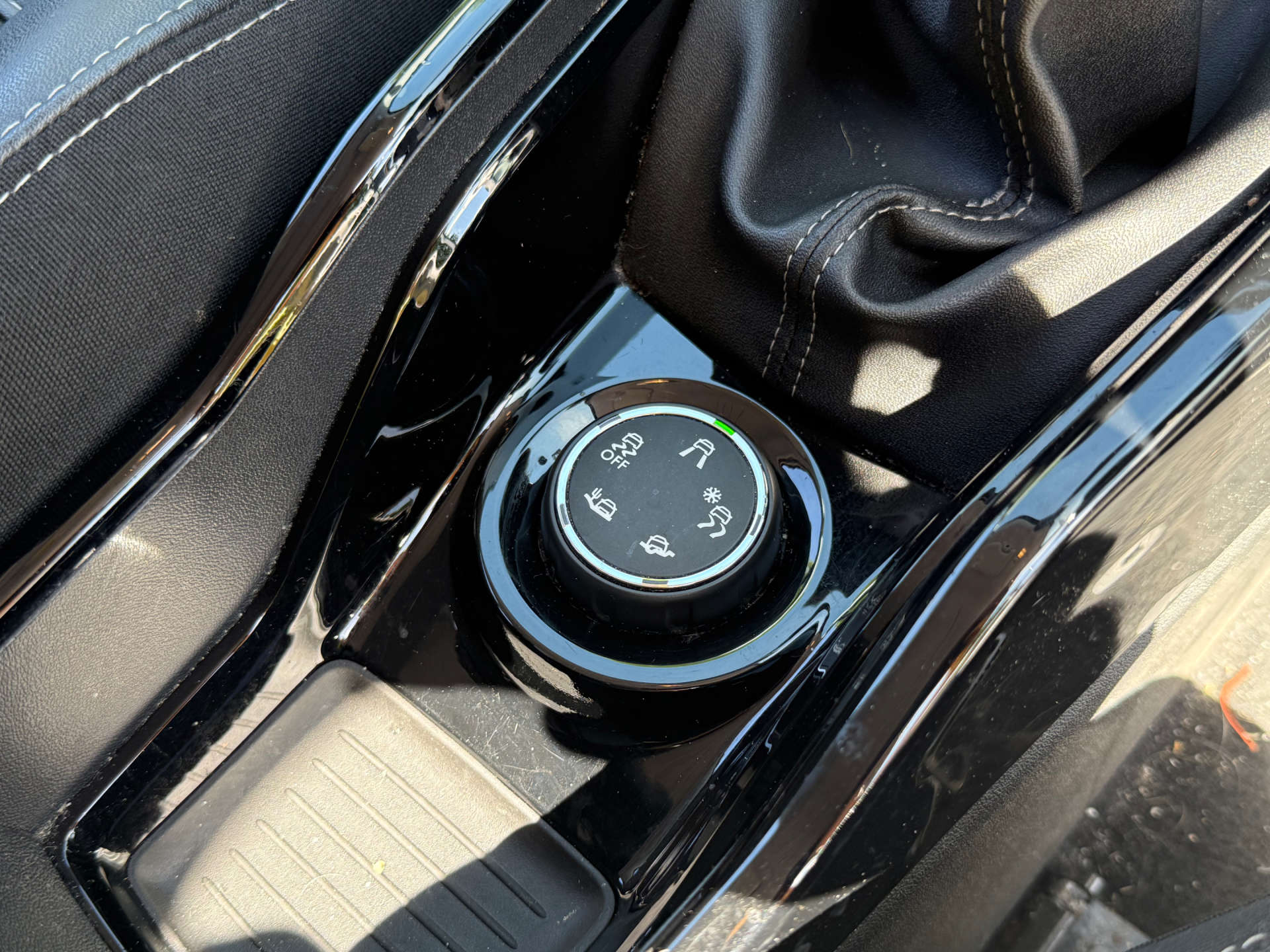 PEUGEOT 2008 1.2 2008 Allure S/S 5dr #23