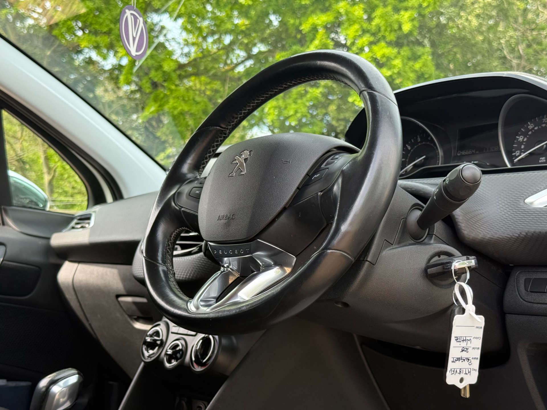 PEUGEOT 208 1.2 208 Allure 5dr #9