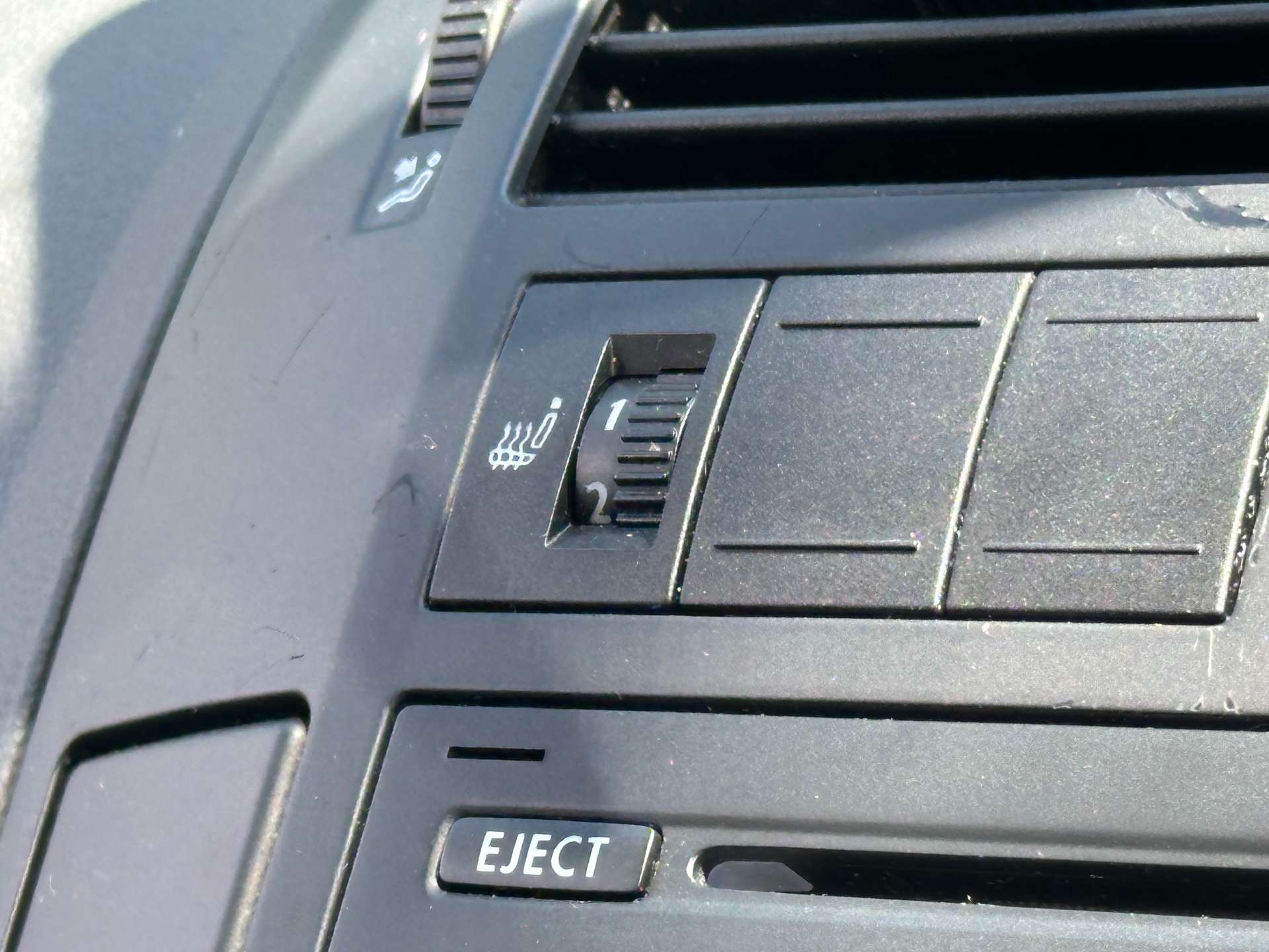 VOLKSWAGEN POLO 1.4 Polo SE 80 3dr #19