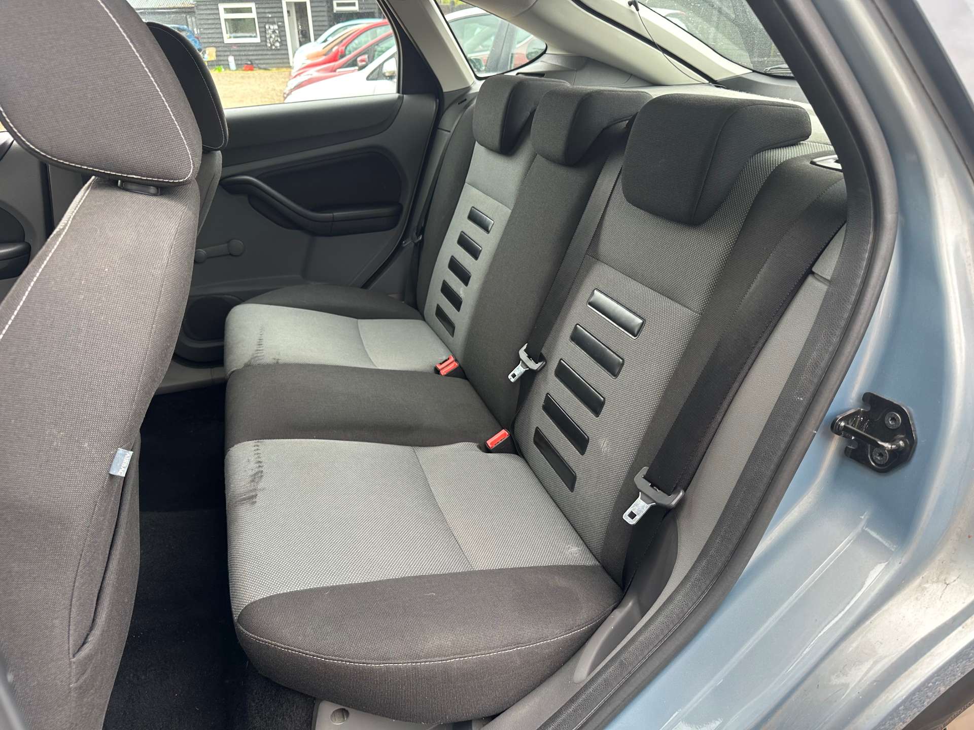 FORD FOCUS 1.8 Focus Zetec TD 115 5dr #12