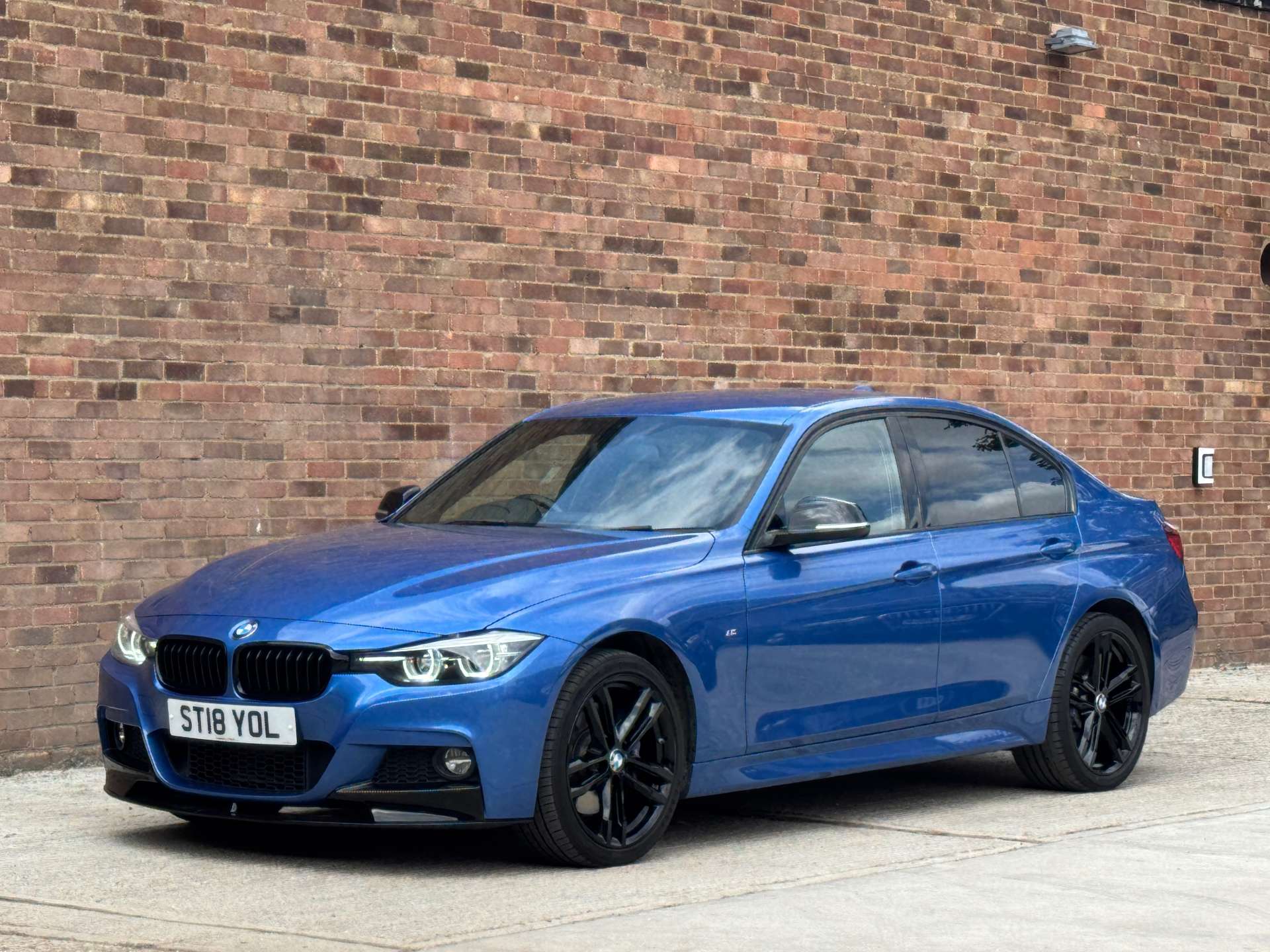 BMW 3 SERIES 2.0 320d xDrive M Sport Shadow Edition Auto 4WD 4dr #2