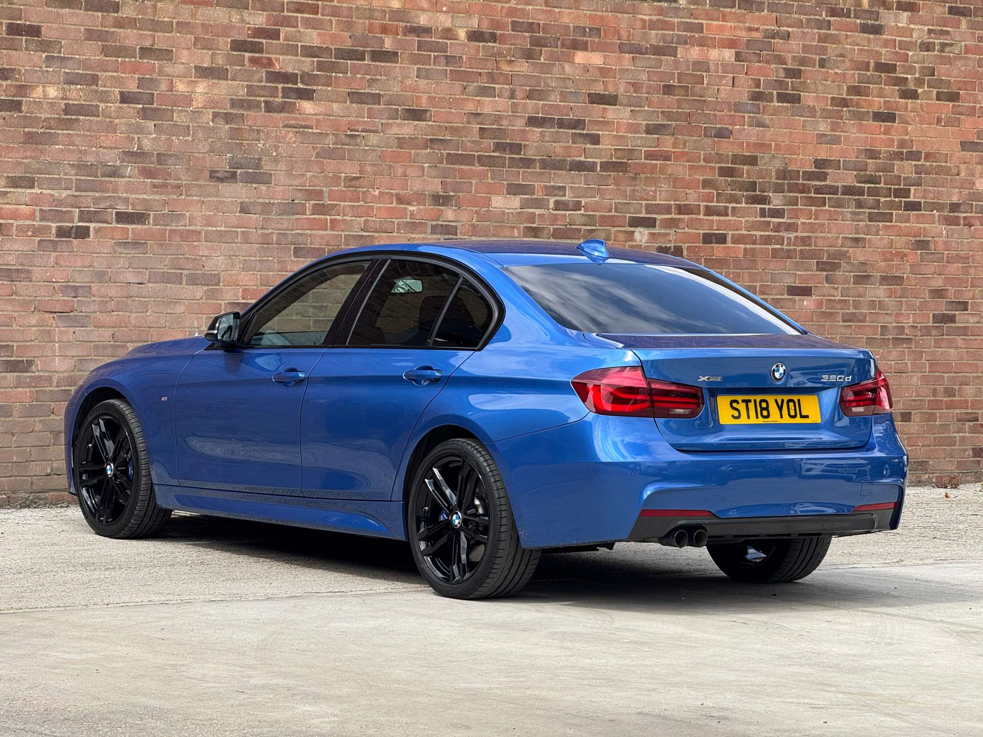 BMW 3 SERIES 2.0 320d xDrive M Sport Shadow Edition Auto 4WD 4dr #4