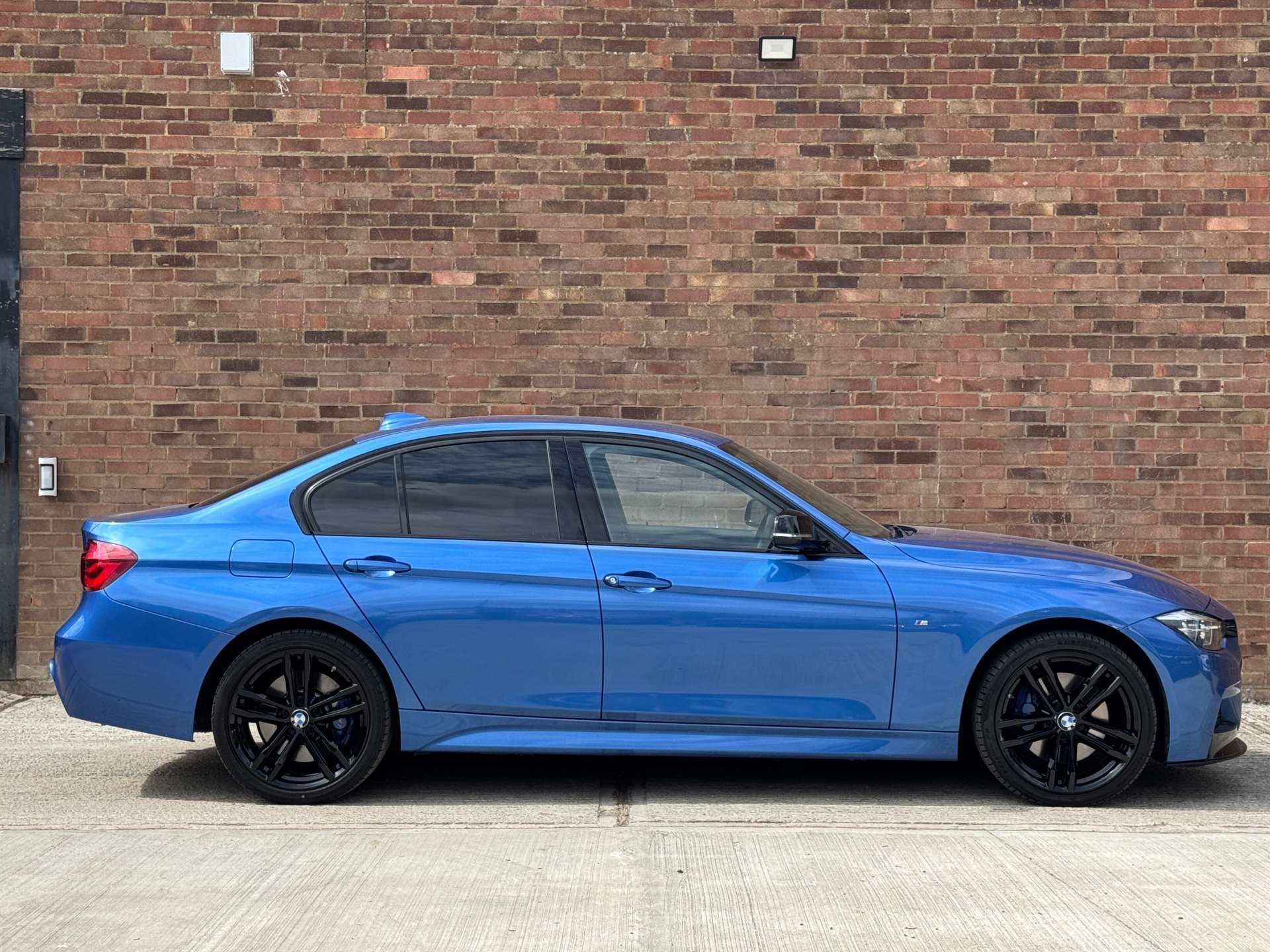 BMW 3 SERIES 2.0 320d xDrive M Sport Shadow Edition Auto 4WD 4dr #7