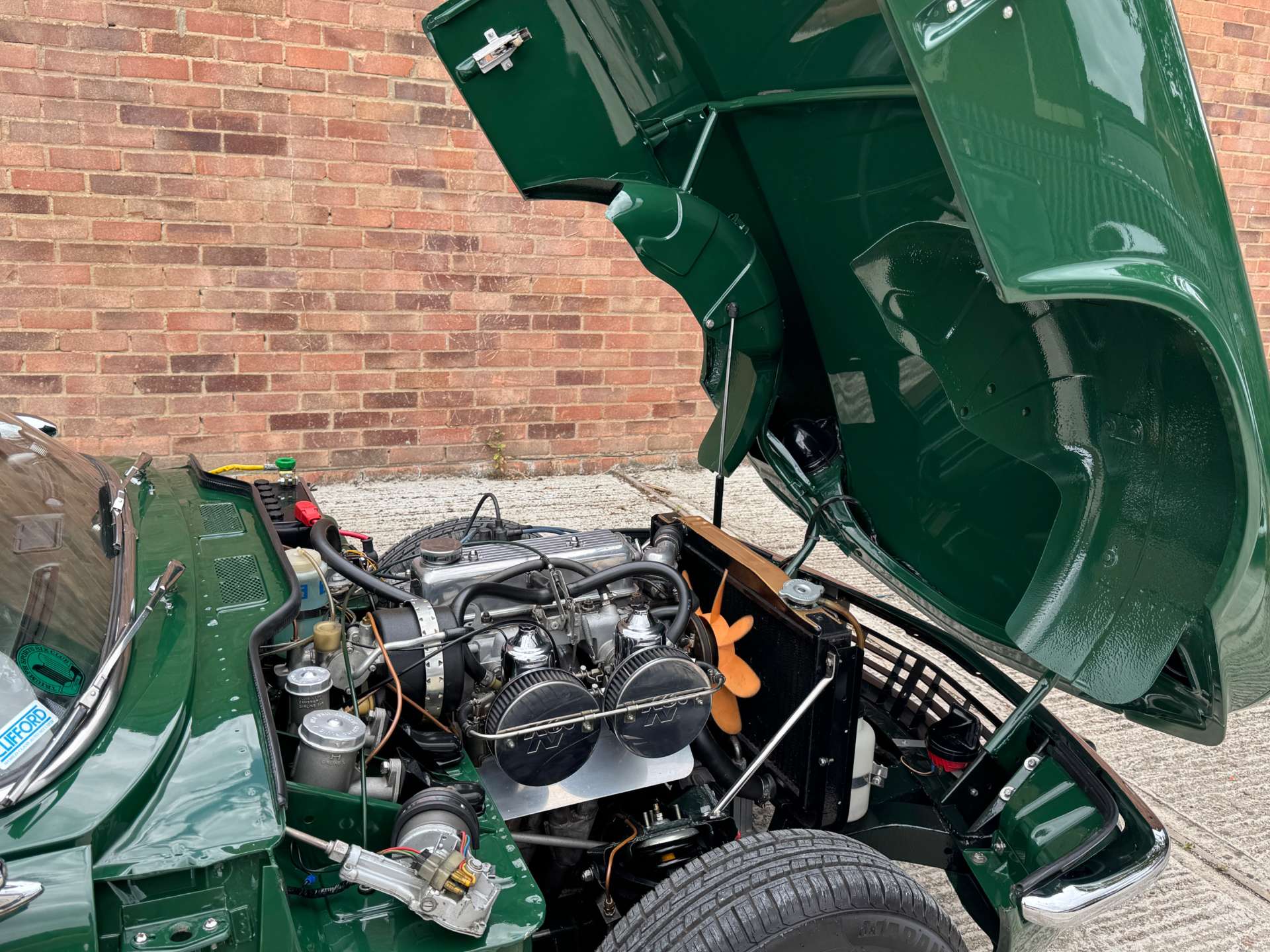 TRIUMPH SPITFIRE #27