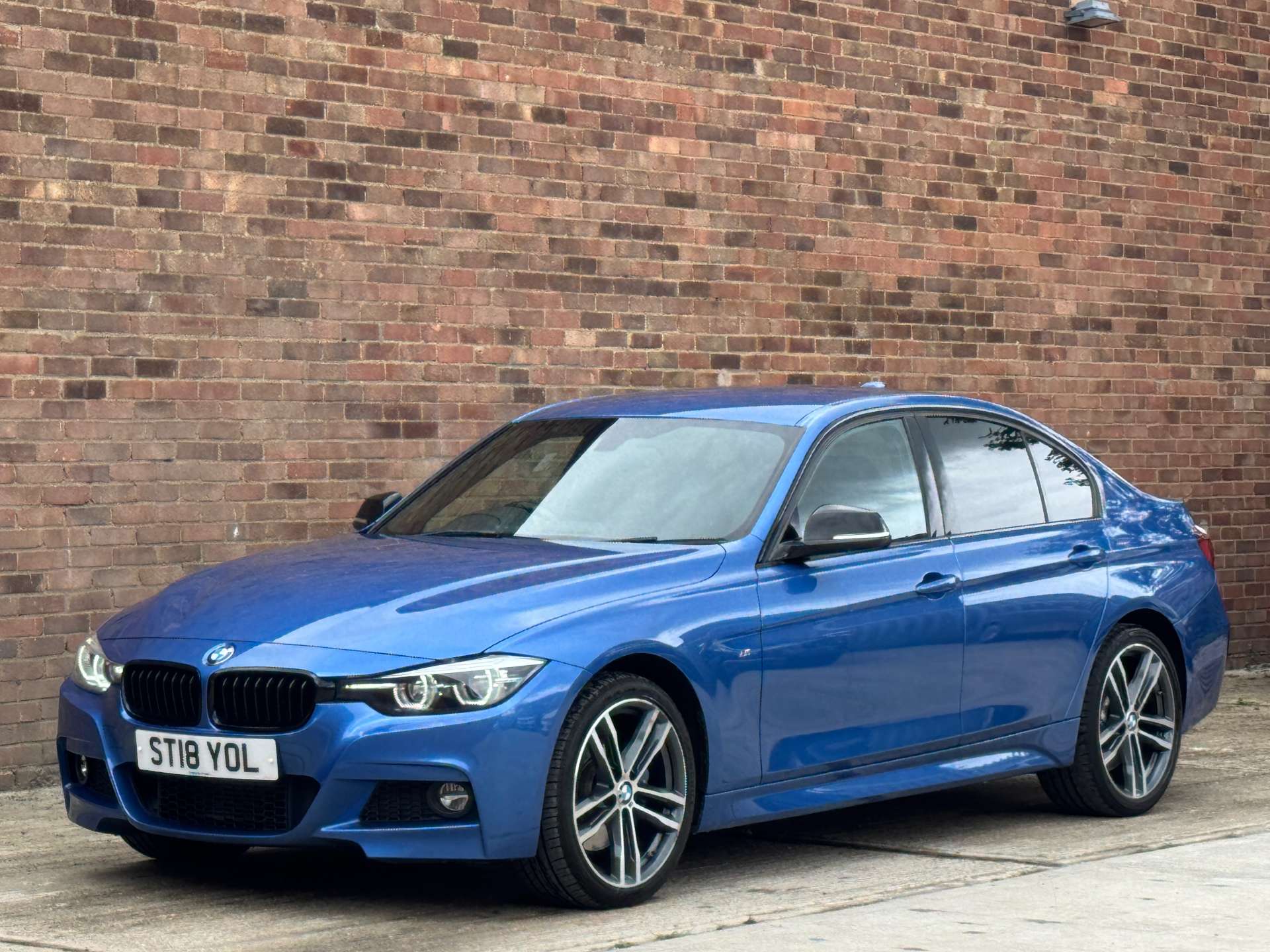 BMW 3 SERIES 2.0 320d xDrive M Sport Shadow Edition Auto 4WD 4dr #2