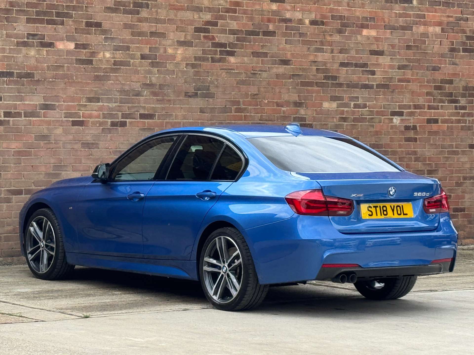 BMW 3 SERIES 2.0 320d xDrive M Sport Shadow Edition Auto 4WD 4dr #4
