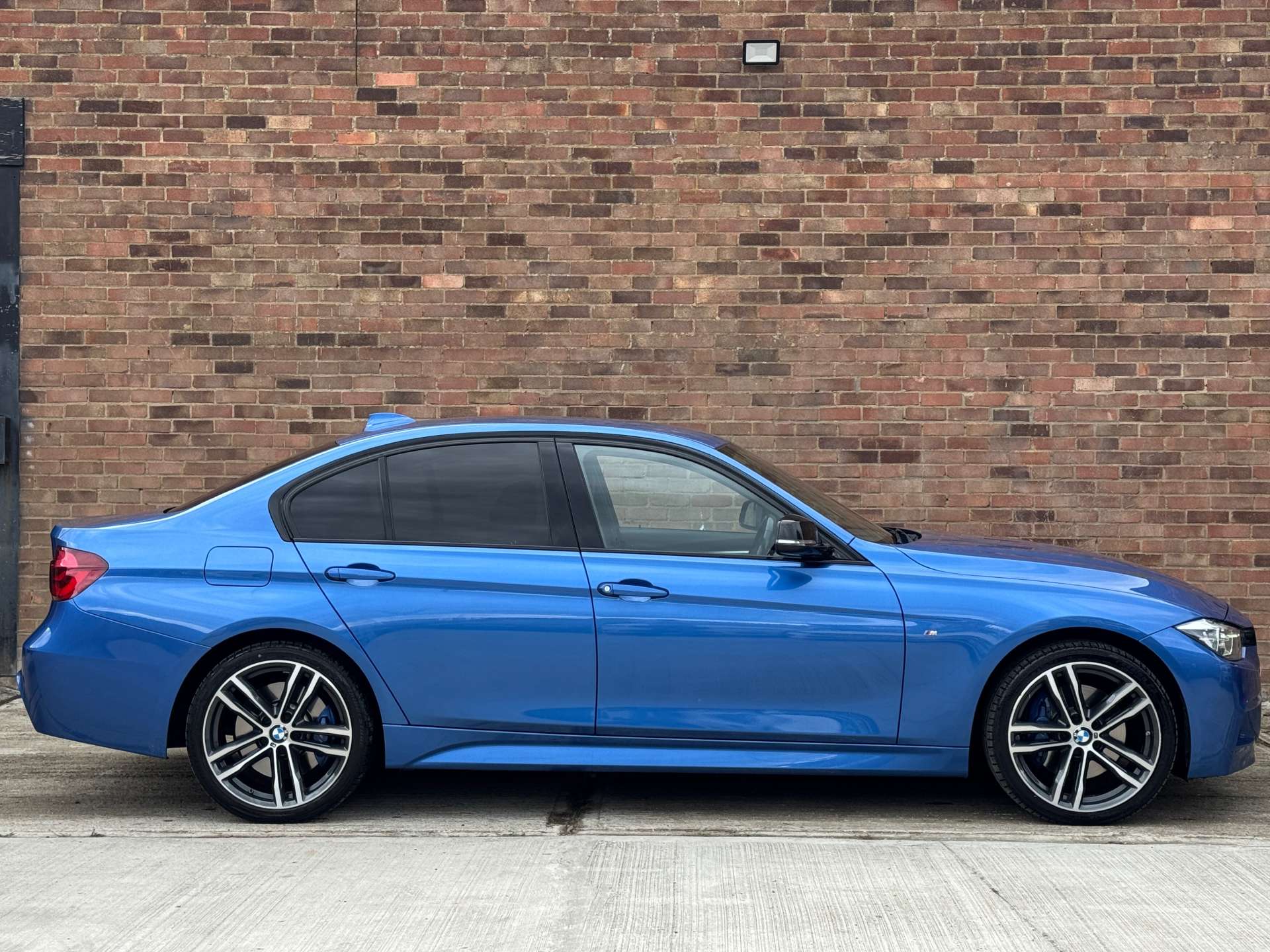 BMW 3 SERIES 2.0 320d xDrive M Sport Shadow Edition Auto 4WD 4dr #6