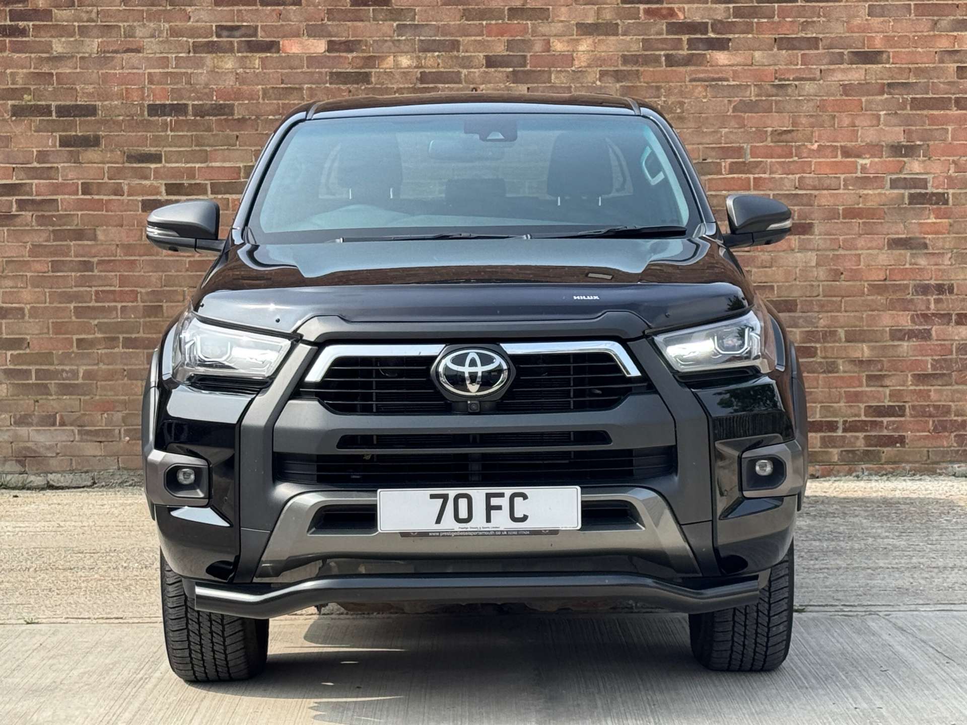TOYOTA HILUX 2.8 HI-Luxury Invincible X D-4D 4WD Double Cab Auto 4WD 5dr #1