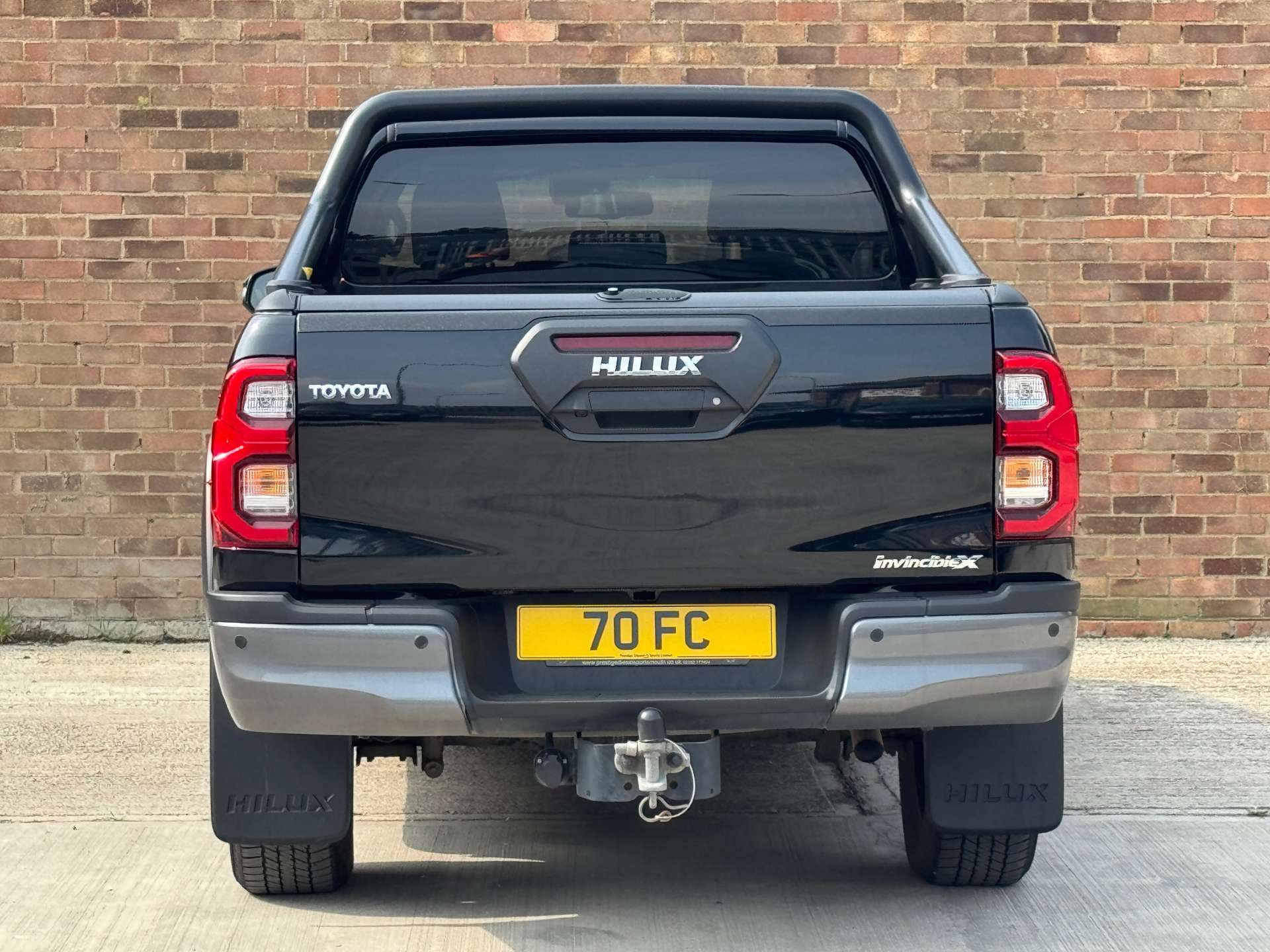 TOYOTA HILUX 2.8 HI-Luxury Invincible X D-4D 4WD Double Cab Auto 4WD 5dr #5