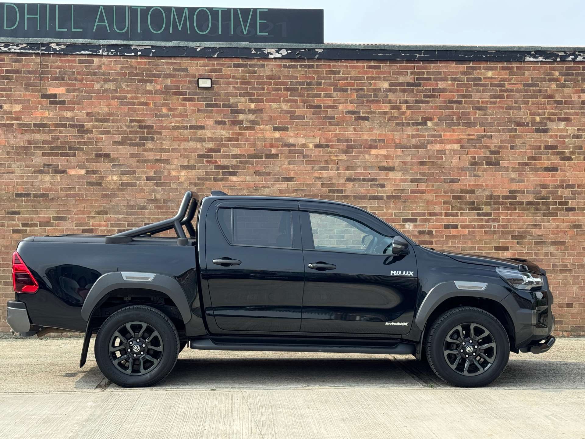 TOYOTA HILUX 2.8 HI-Luxury Invincible X D-4D 4WD Double Cab Auto 4WD 5dr #7