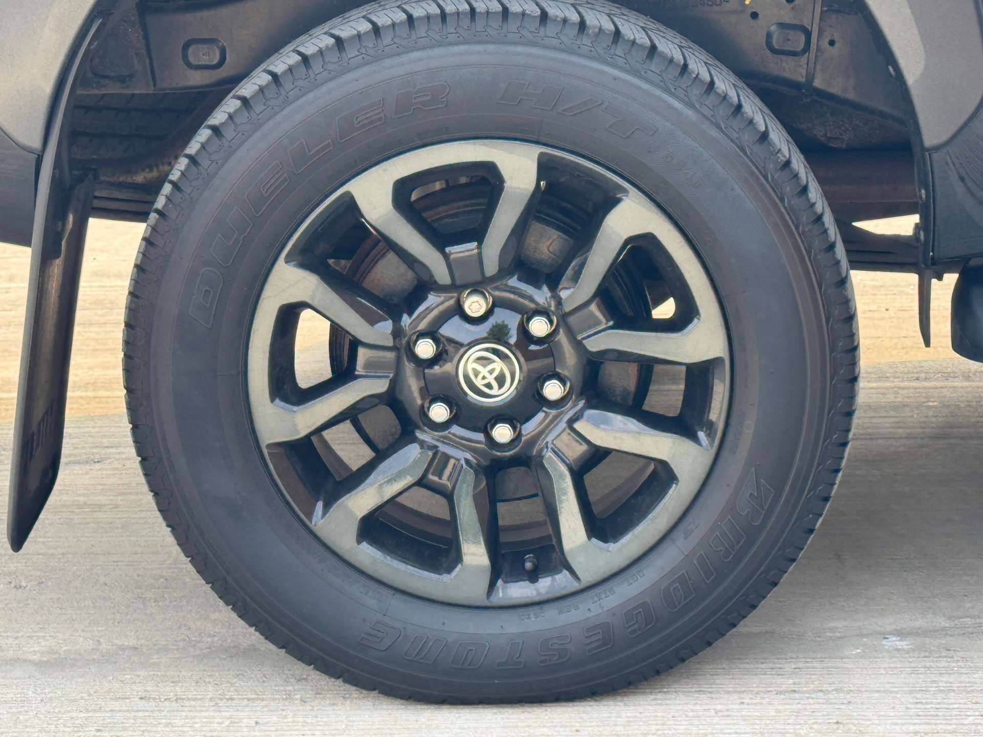 TOYOTA HILUX 2.8 HI-Luxury Invincible X D-4D 4WD Double Cab Auto 4WD 5dr #11