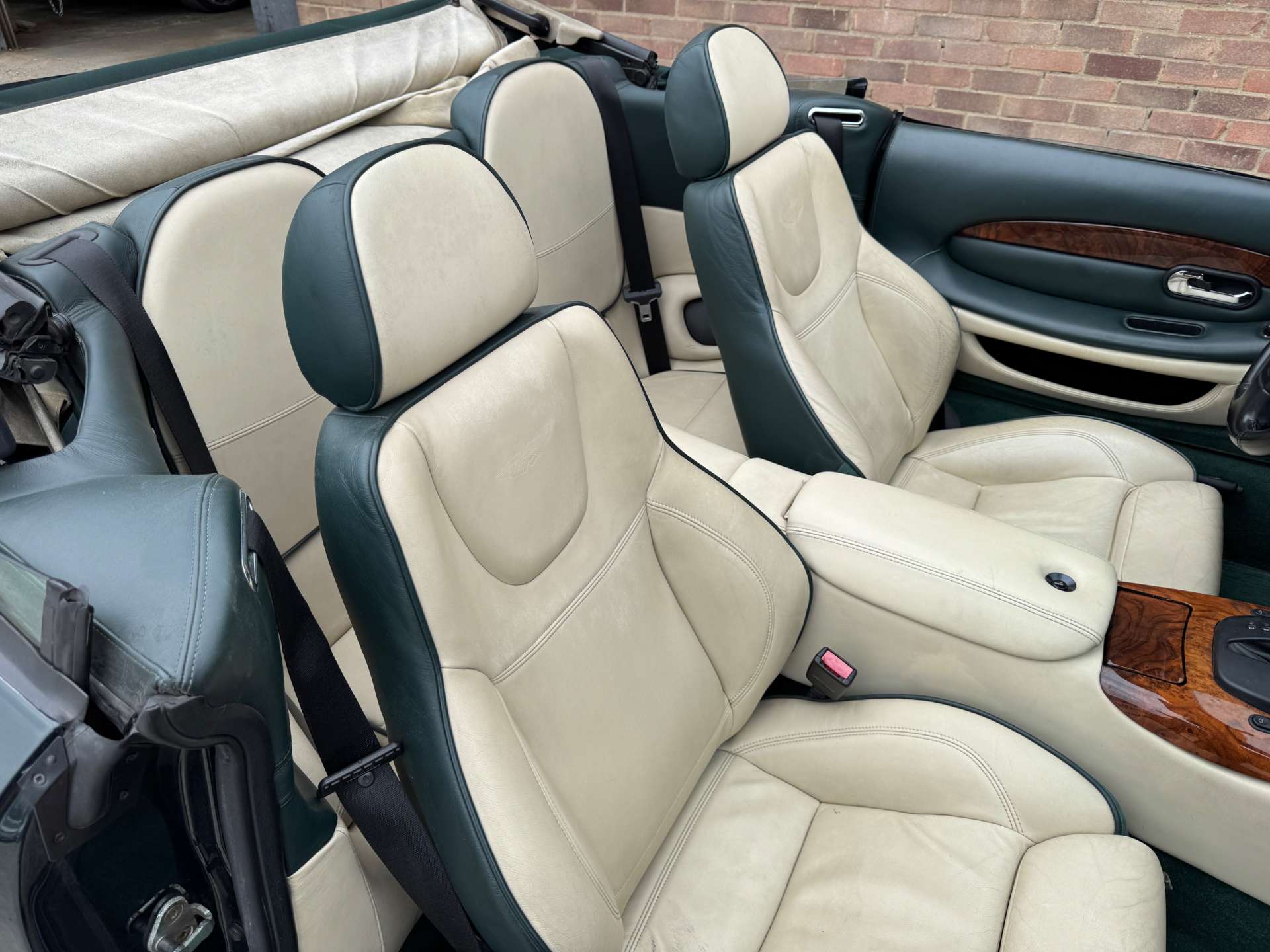 ASTON MARTIN DB7 V12 VANTAGE VOLANTE #11