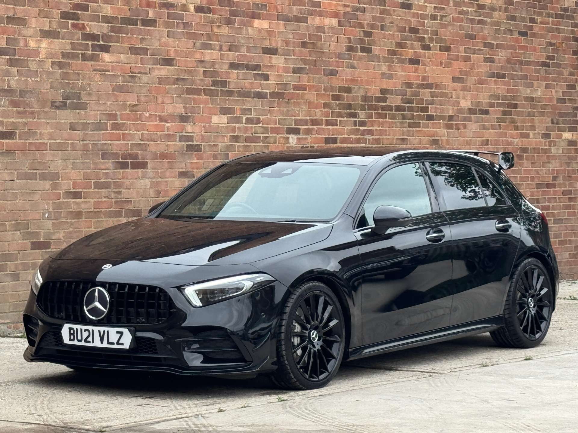 MERCEDES-BENZ A-CLASS 2.0 AMG A 35 4Matic Premium+ Auto 4WD 5dr #2