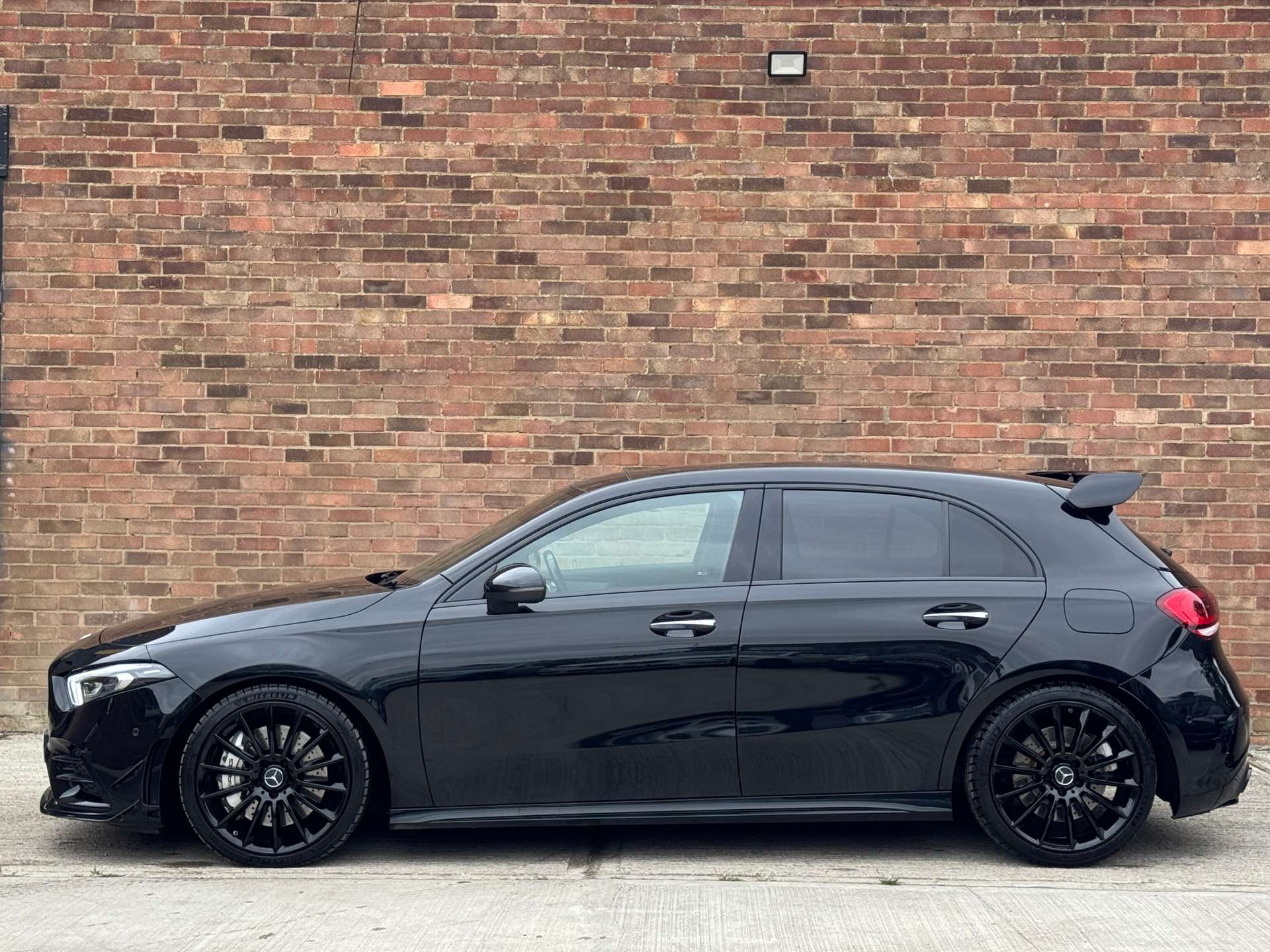 MERCEDES-BENZ A-CLASS 2.0 AMG A 35 4Matic Premium+ Auto 4WD 5dr #3