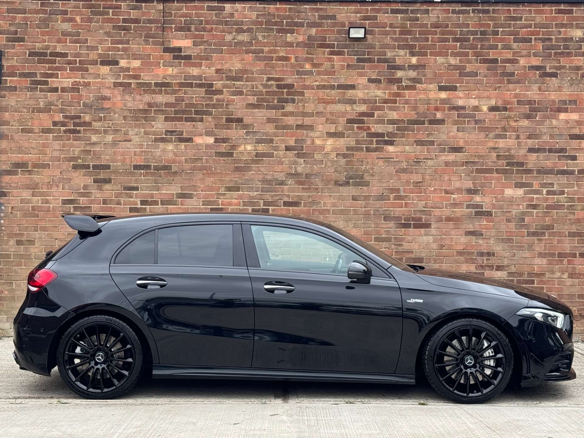 MERCEDES-BENZ A-CLASS 2.0 AMG A 35 4Matic Premium+ Auto 4WD 5dr #7