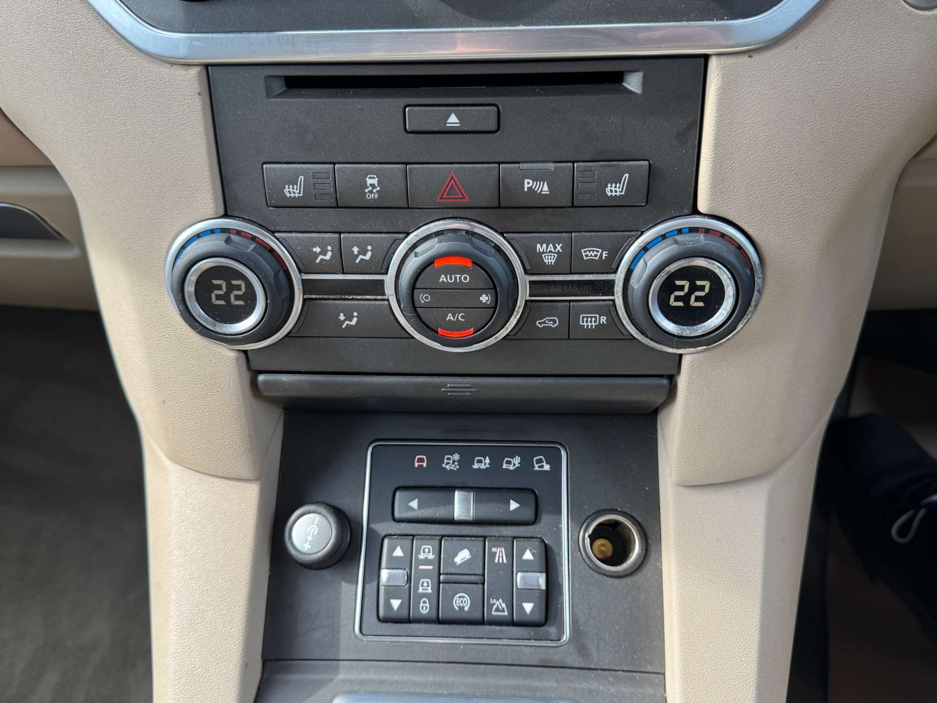LAND ROVER DISCOVERY 3.0 Discovery SE Tech SDV6 Auto 4WD 5dr #20