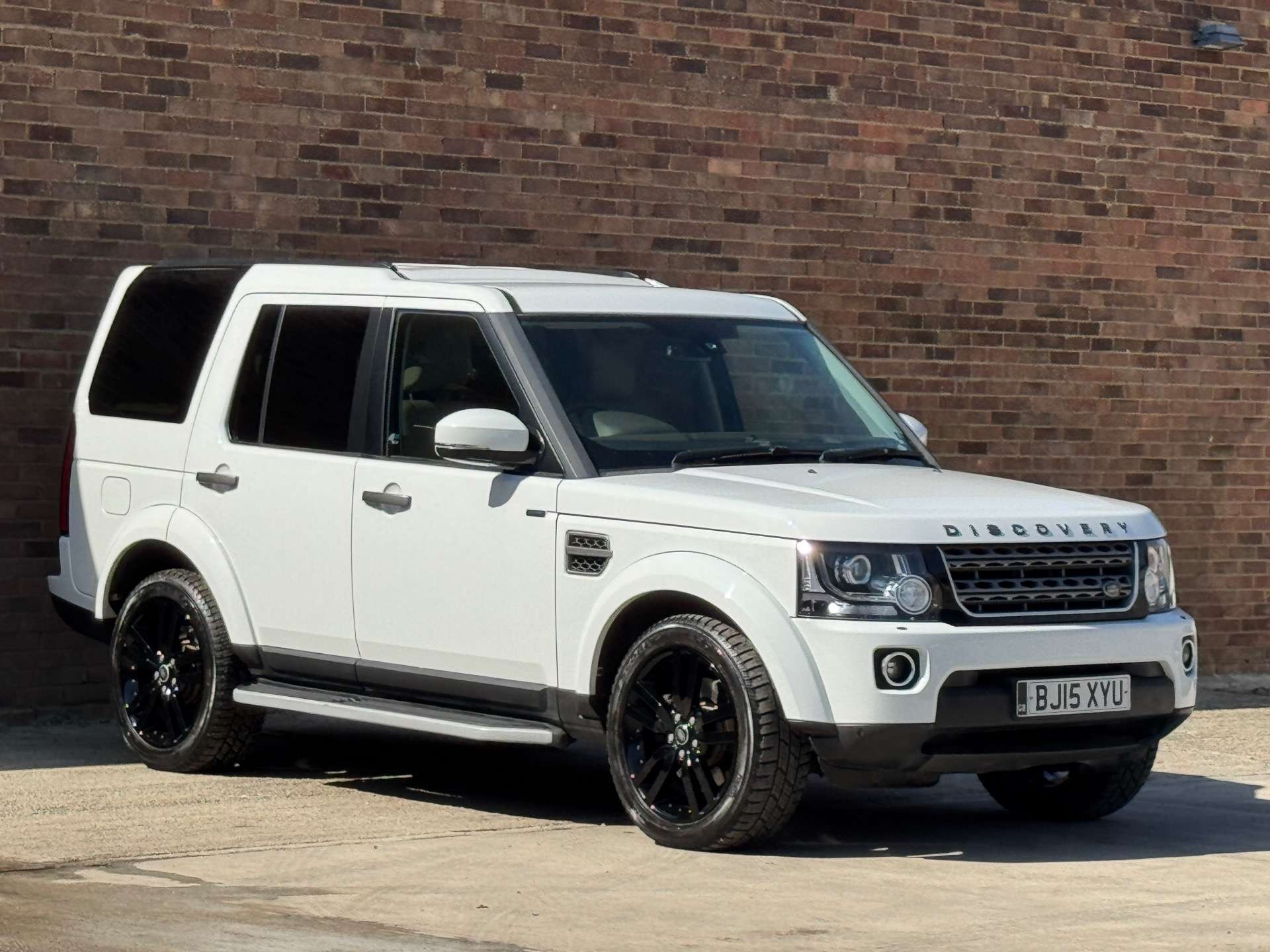 LAND ROVER DISCOVERY 3.0 Discovery SE Tech SDV6 Auto 4WD 5dr #0