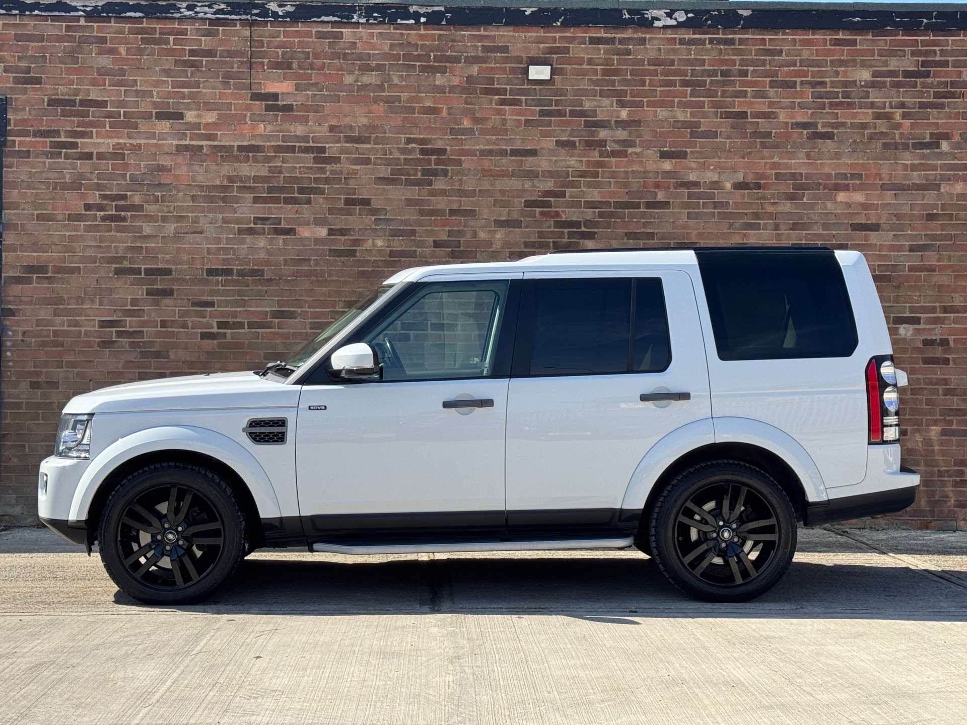 LAND ROVER DISCOVERY 3.0 Discovery SE Tech SDV6 Auto 4WD 5dr #3