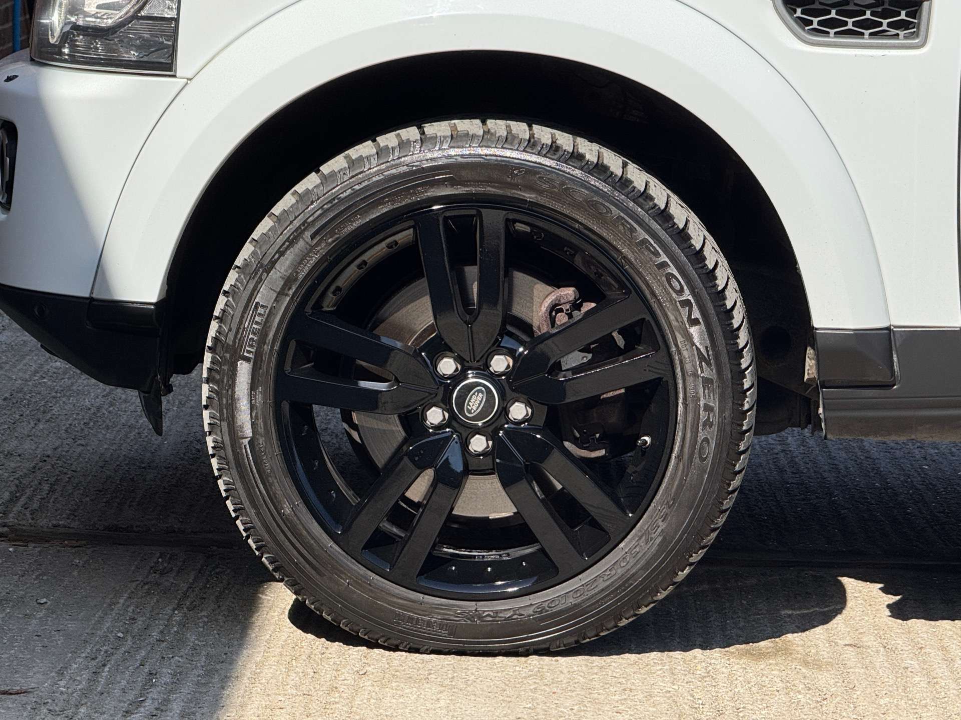 LAND ROVER DISCOVERY 3.0 Discovery SE Tech SDV6 Auto 4WD 5dr #10